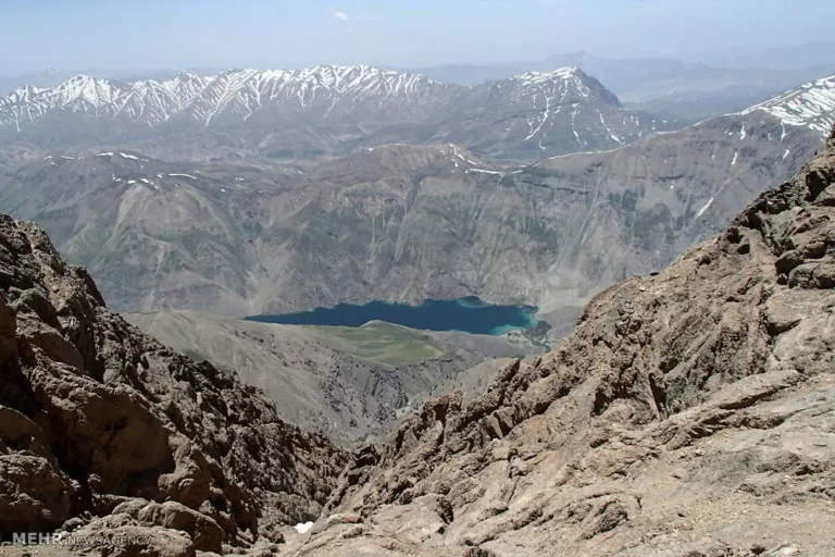 نمایی از کوه زاگرس