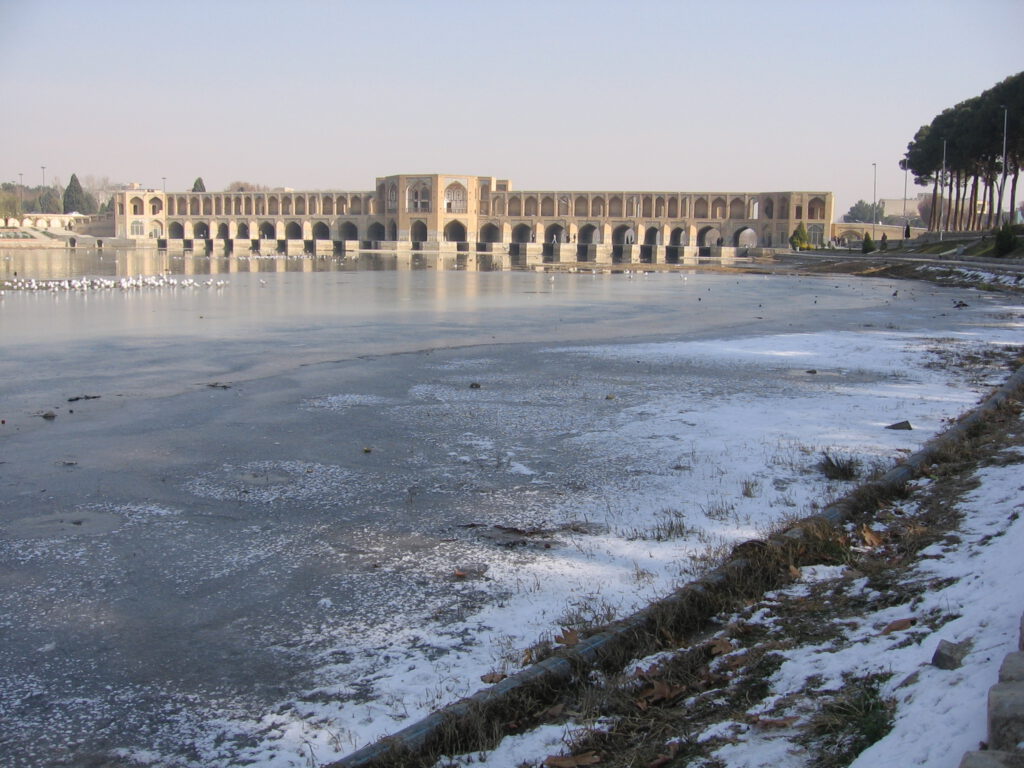 نمایی از اصفهان در فصل زمستان