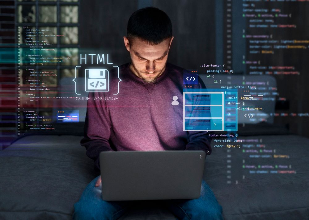 نمایی از شخصی درحال برنامه نویسی