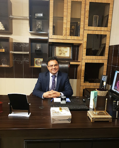 دکتر پدرام یوسفی بهترین متخصص پوست و مو اصفهان