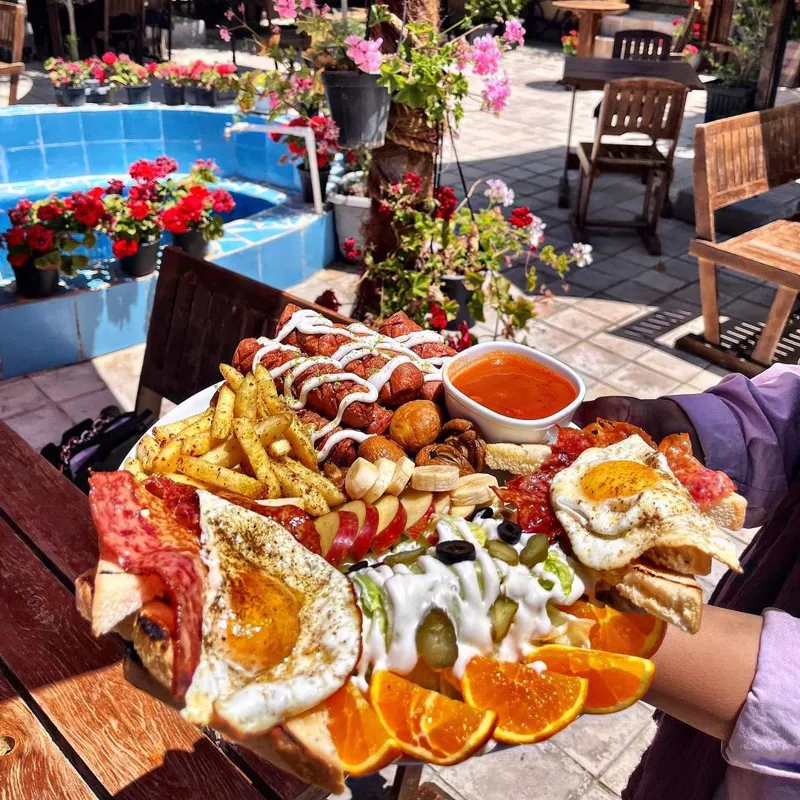 بهترین صبحانه کافه ایرونی اصفهان