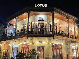 بهترین صبحانه کافه رستوران لوتوس اصفهان