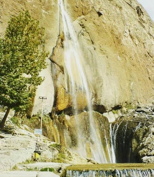 آبشار لادر در نزدیکی خمینی‌شهر اصفهان- در اصفهان کجاست