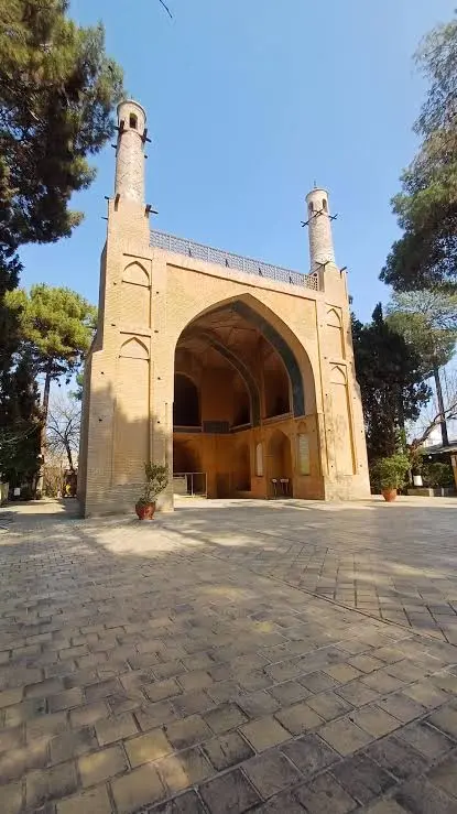 منار جنبان؛ شگفتی معماری و مهندسی ایران باستان - در اصفهان کجاست
