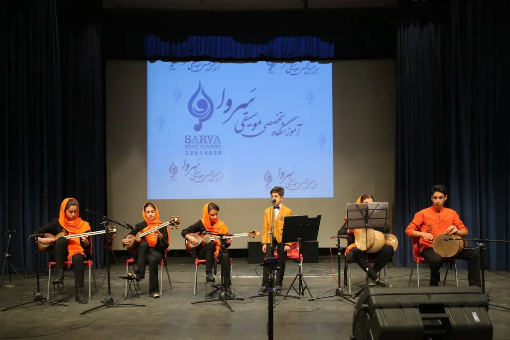آموزشگاه موسیقی سروا اصفهان درکجاست